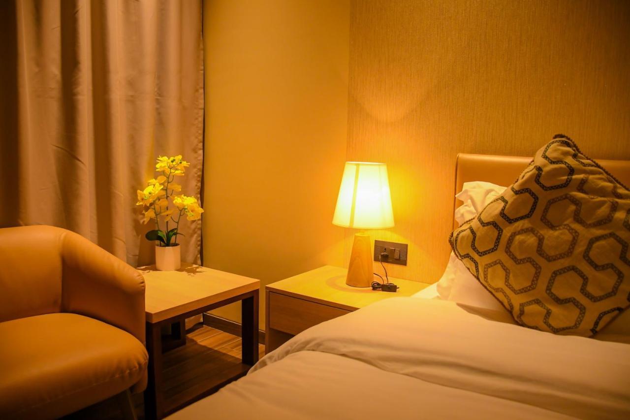 AQUA INN Hotel Kinshasa Buitenkant foto