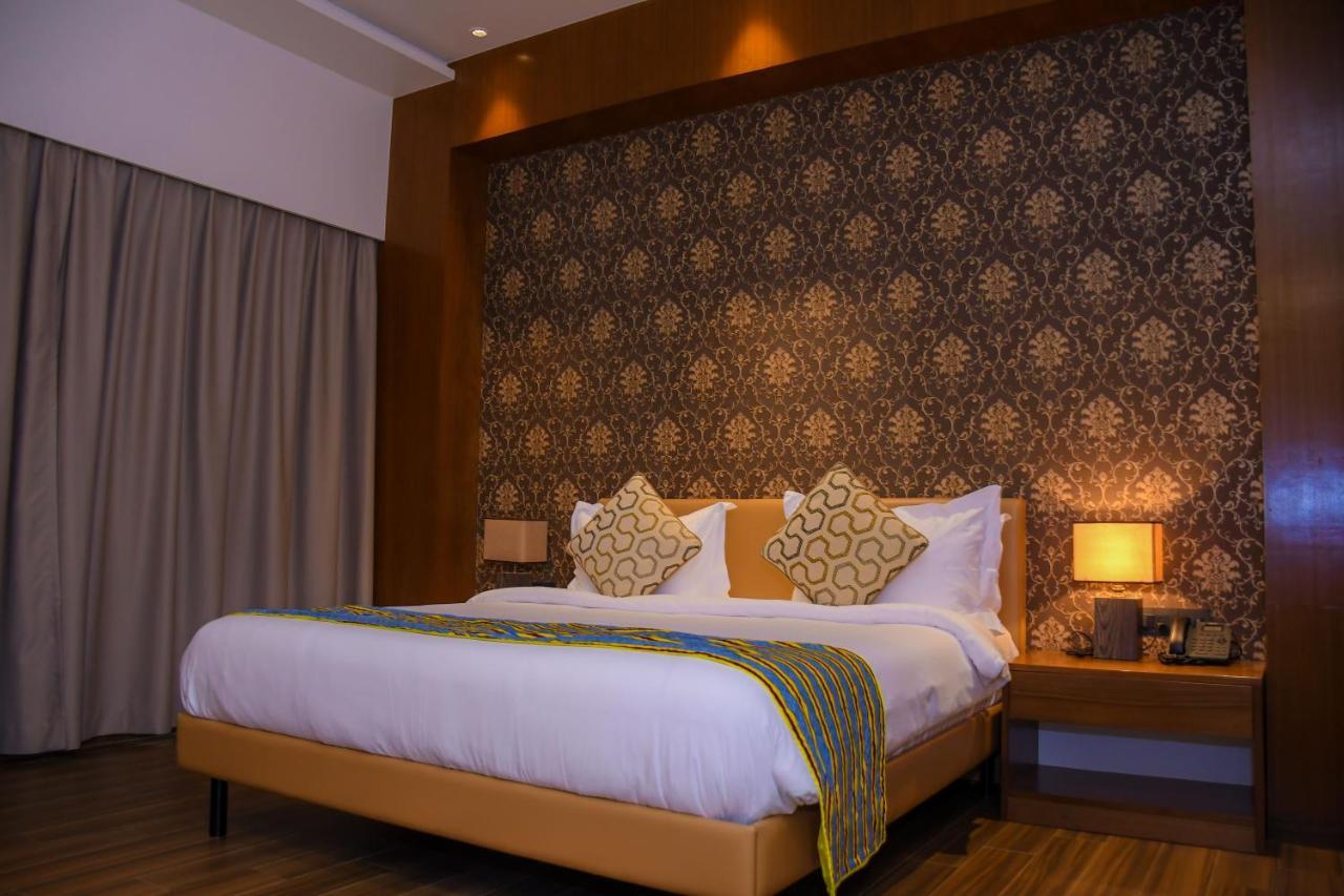 AQUA INN Hotel Kinshasa Buitenkant foto