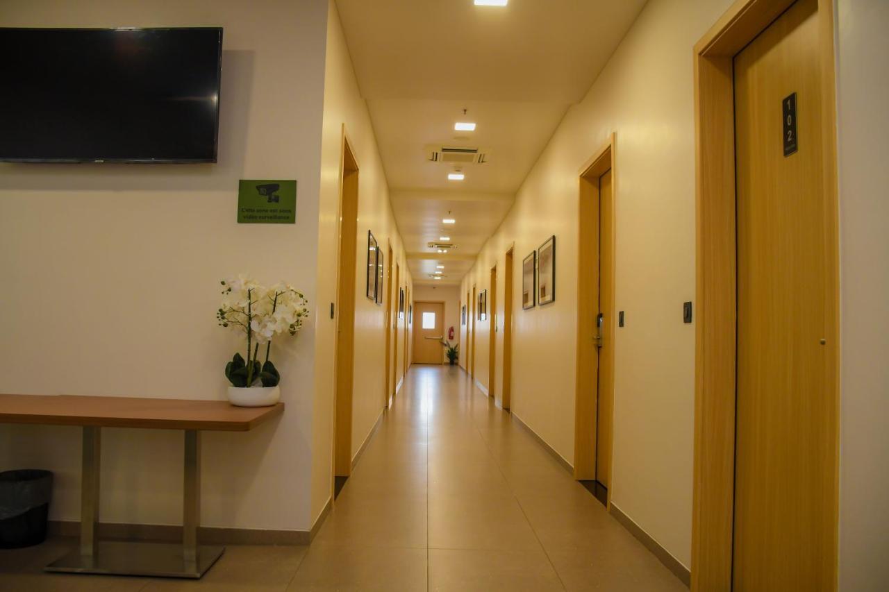 AQUA INN Hotel Kinshasa Buitenkant foto